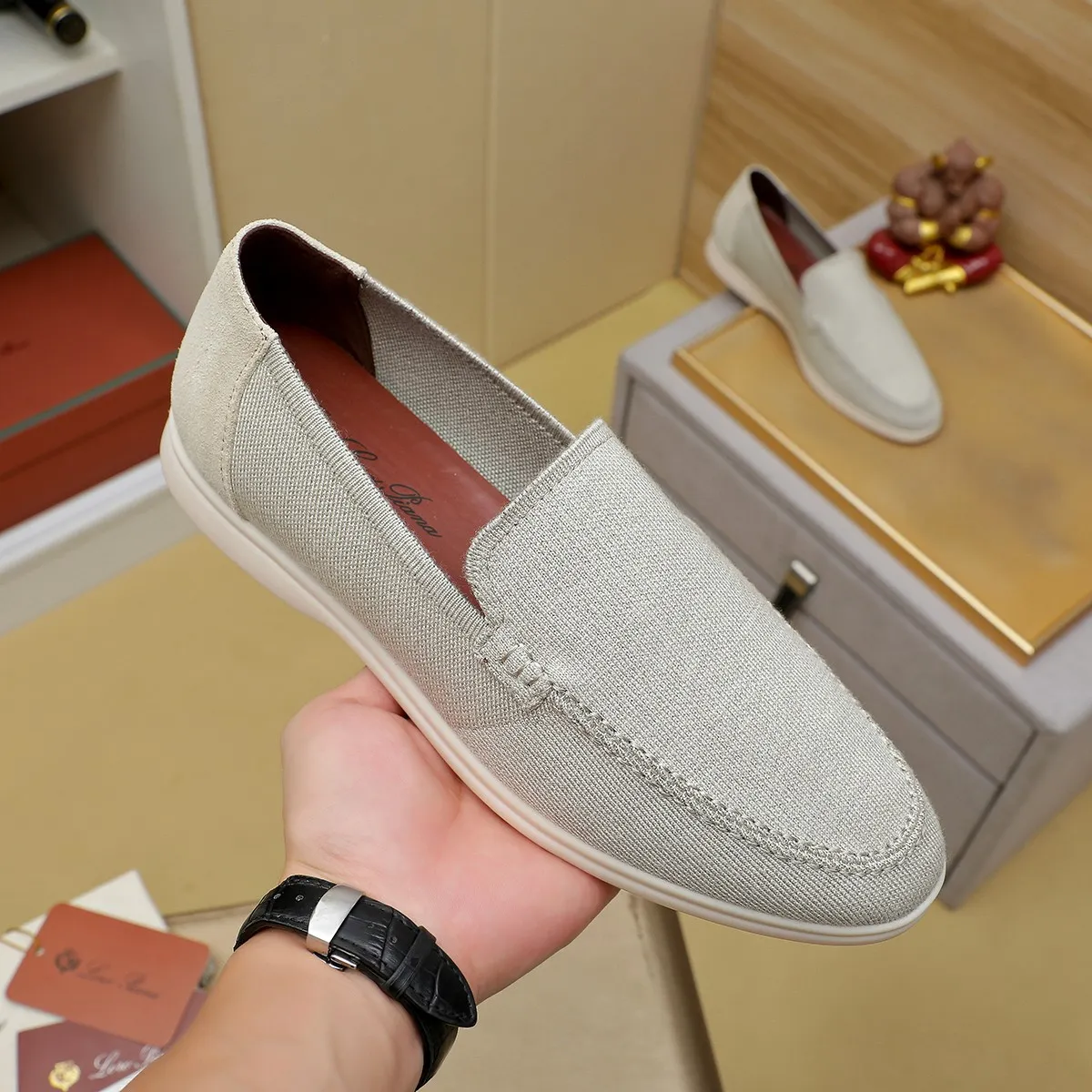 Men's Men's Shoes 💰 400 Loro PIana moccasin made of wish wool fabric. The upper is made of knitted fabric, made on a loom, and then attached to a rubber sole. The Rain System's water-repellent treatment enhances the shoe's functional design, while the suede details give the shoe a sense of elegance and sophistication. Made from Wish, fine wool from Australian and New Zealand Merino sheep 38-44